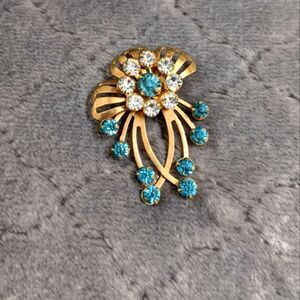 Vintage 50's Teal Blue & Clear Rhinestone Floral Spray Brooche